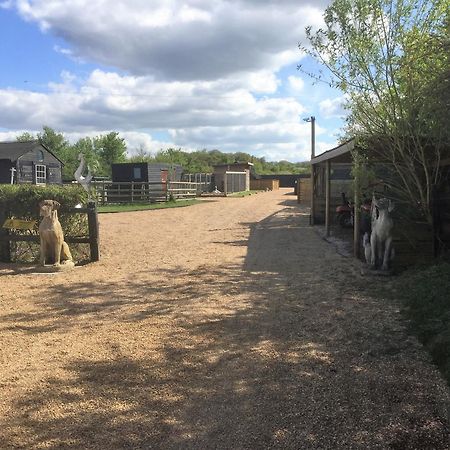Willow Court Farm The Lodge & Petting Farm, 8 Mins From Legoland & Windsor, 15 Mins From Lapland Uk Extérieur photo