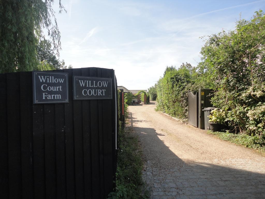 Willow Court Farm The Lodge & Petting Farm, 8 Mins From Legoland & Windsor, 15 Mins From Lapland Uk Extérieur photo